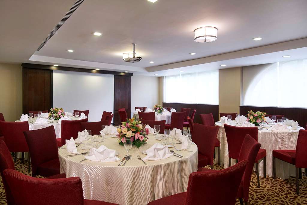 Khách sạn Village Court By Far East Hospitality 4*