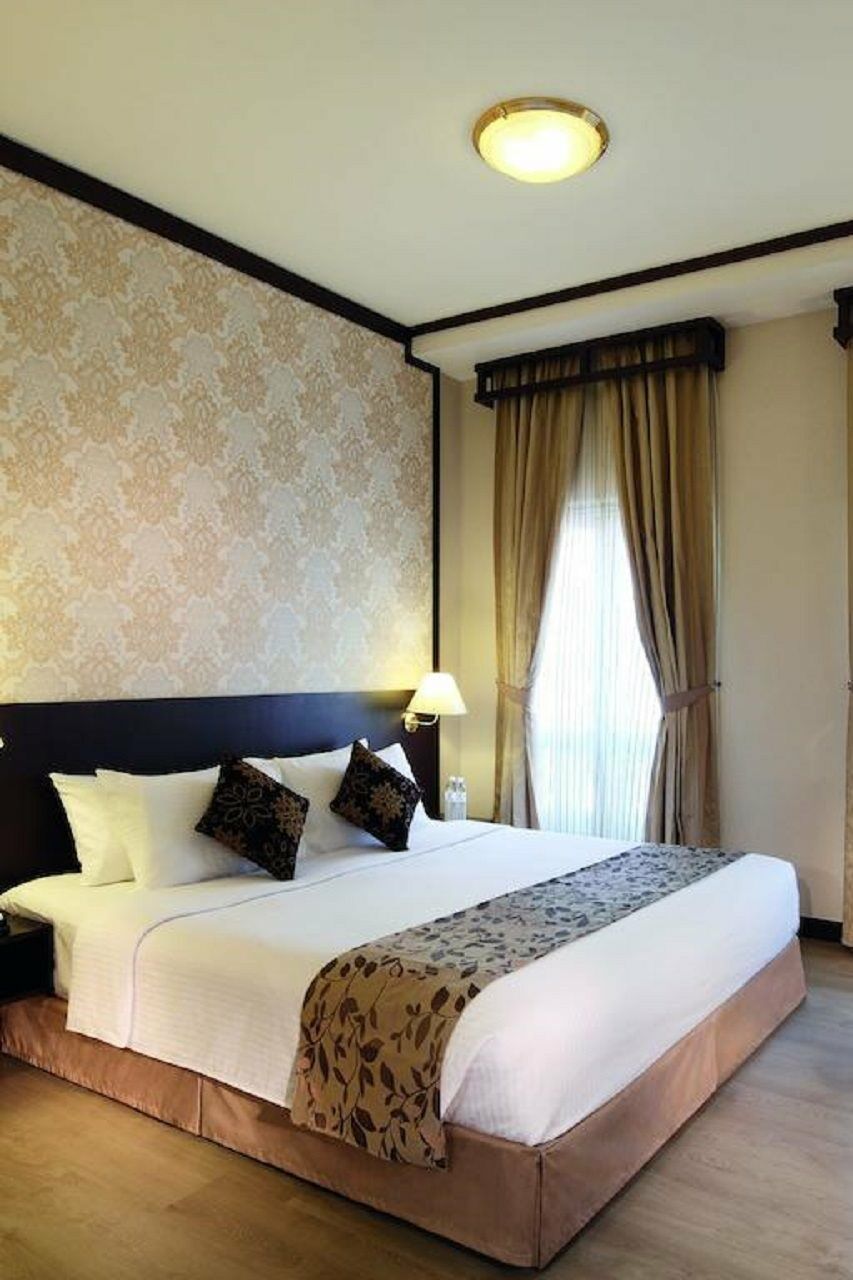 Village Court By Far East Hospitality Khách sạn